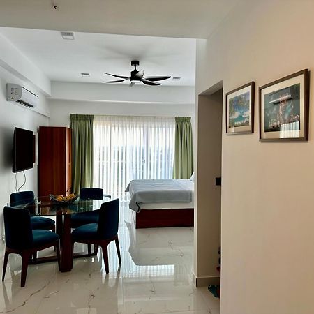 Ocean Breeze Hotel Residencies Britlanka Apartments 尼甘布 外观 照片