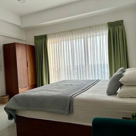 Ocean Breeze Hotel Residencies Britlanka Apartments 尼甘布 外观 照片