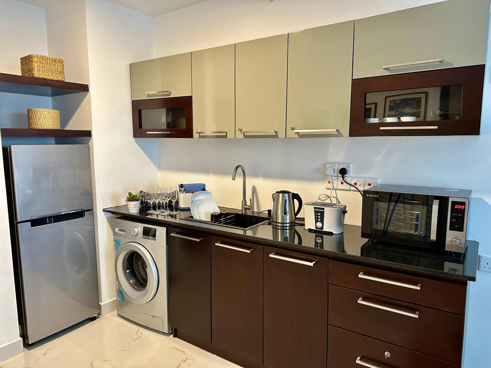 Ocean Breeze Hotel Residencies Britlanka Apartments 尼甘布 外观 照片