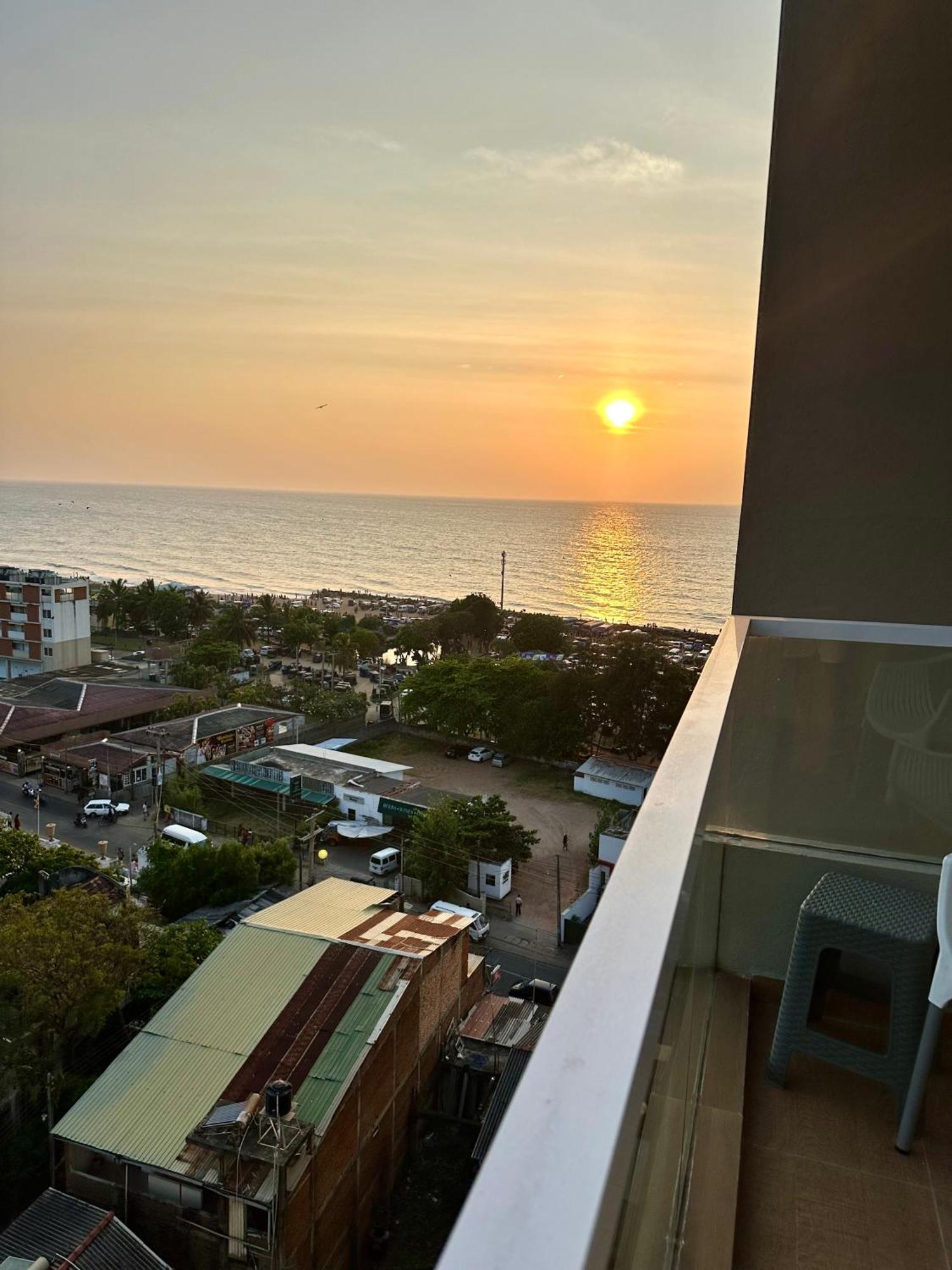 Ocean Breeze Hotel Residencies Britlanka Apartments 尼甘布 外观 照片