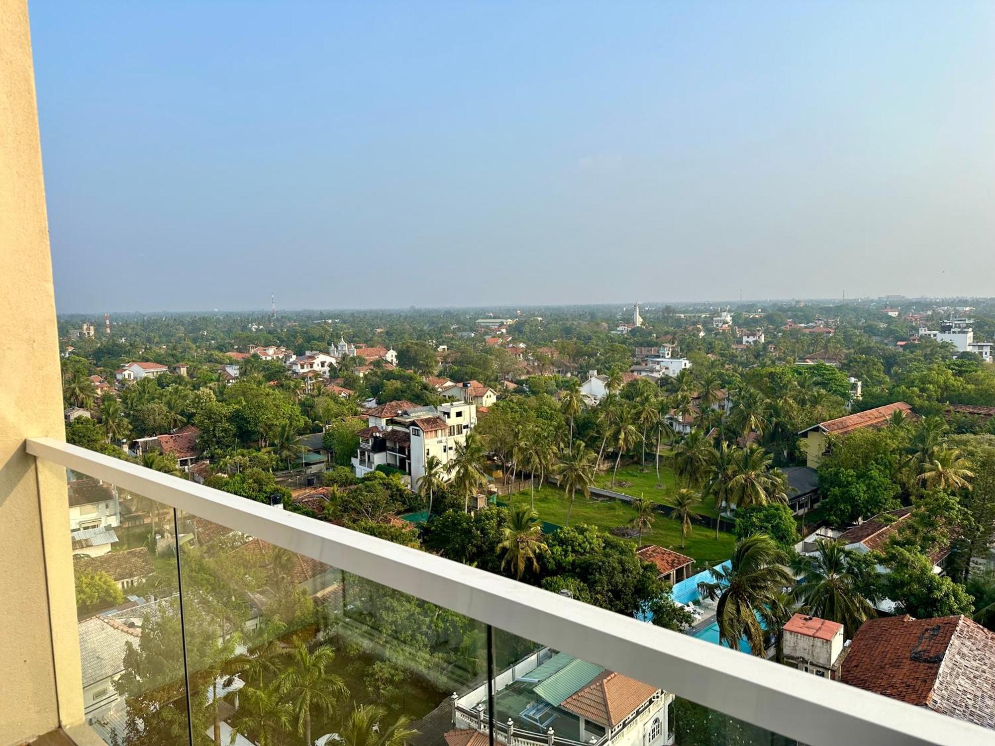 Ocean Breeze Hotel Residencies Britlanka Apartments 尼甘布 外观 照片